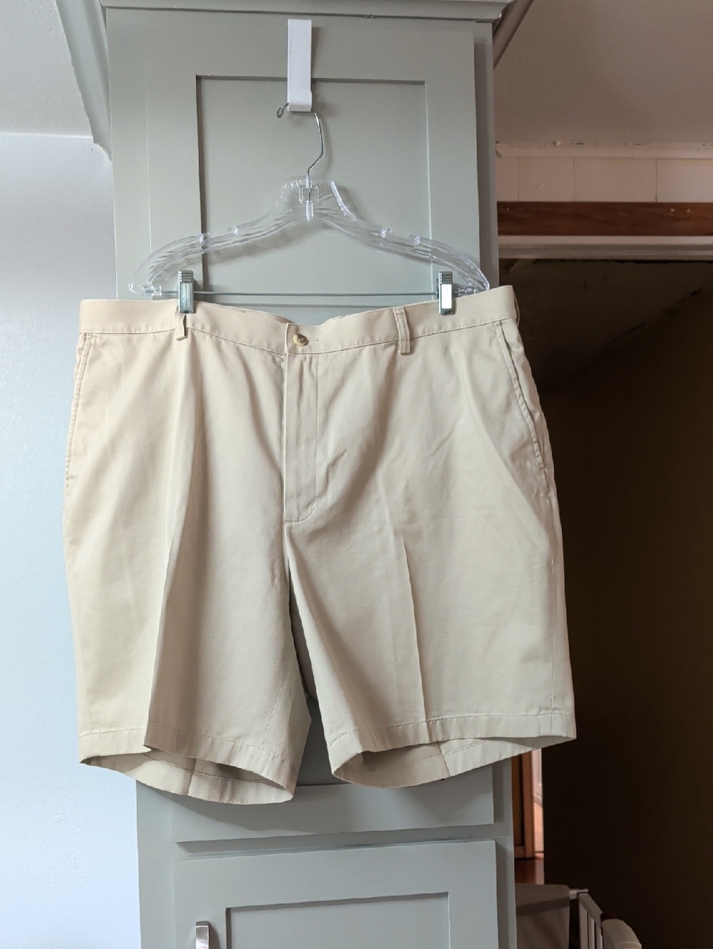 Jos. A. Bank Beige Flat-Front Men's Shorts